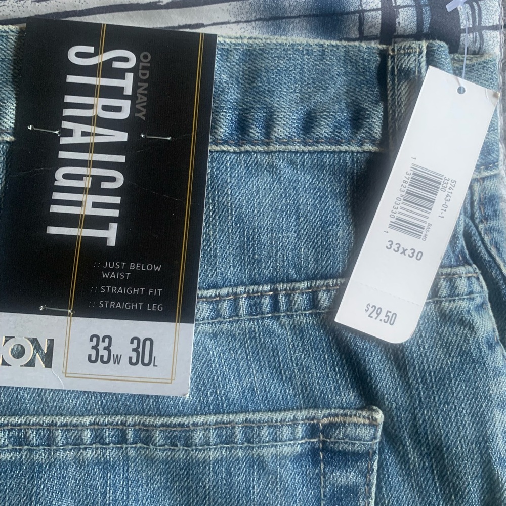 Old Navy Men’s straight leg jeans size 33-30